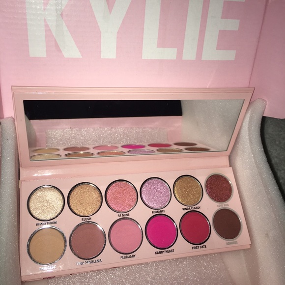 Kylie Cosmetics Limited Edition Valentines Palette - Picture 7 of 8